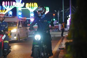 BIB: 
                            <button type="button" onclick="openModal(24429990)" class="btn btn-primary btn-sm float-right btn-popup" data-toggle="modal" data-target=".modal-high-quality">
                        <i class="fas fa-shopping-cart"></i> Add to Cart
                    </button>
                                            <button type="button" onclick="isThisMe(24429990, true)" class="btn btn-success btn-sm float-right btn-popup btn-isme hidden" data-toggle="tooltip" data-placement="bottom" title="นี่คือรูปของคุณใช่ไหม คลิกที่นี่เพื่อเอาเข้าอัลบั้ม">
                        <i class="fas fa-plus"></i> Add to album
                    </button>
                    <button type="button" onclick="isThisMe(24429990, false)" class="btn btn-warning btn-sm float-right btn-popup btn-isnotme hidden">
                        <i class="fas fa-ban"></i> Remove from album
                    </button>